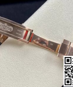 Replica Rolex Cosmograph Daytona M116505-0016 Clean Factory Rose Gold 2