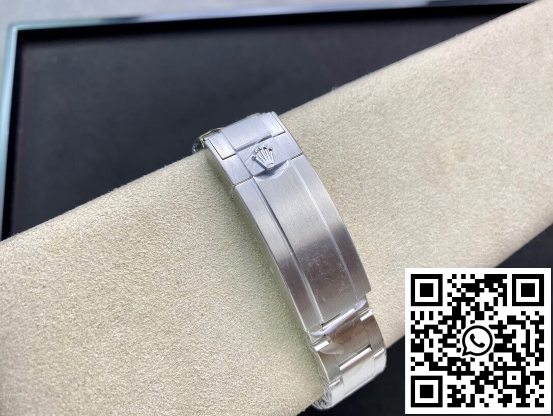 Replica Rolex Submariner 116610Lv-97200 Clean Factory V4 Green Dial 4 Replica Rolex Submariner 116610Lv-97200 Clean Factory V4 Green Dial 4